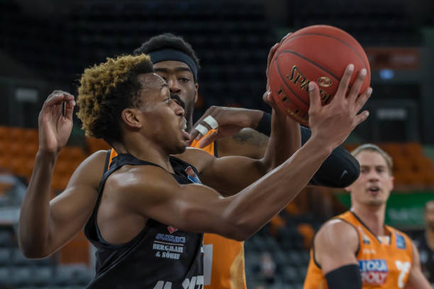 凭借每年的 凭借每年的