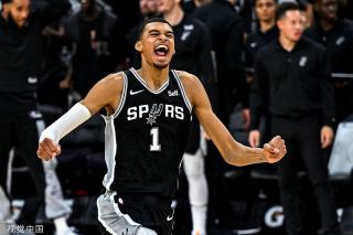 国香港队央 国香港队央