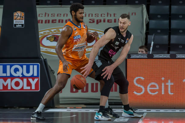 全场屏息 全场屏息